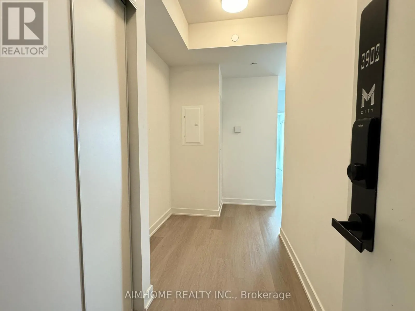 3902 - 3883 QUARTZ ROAD