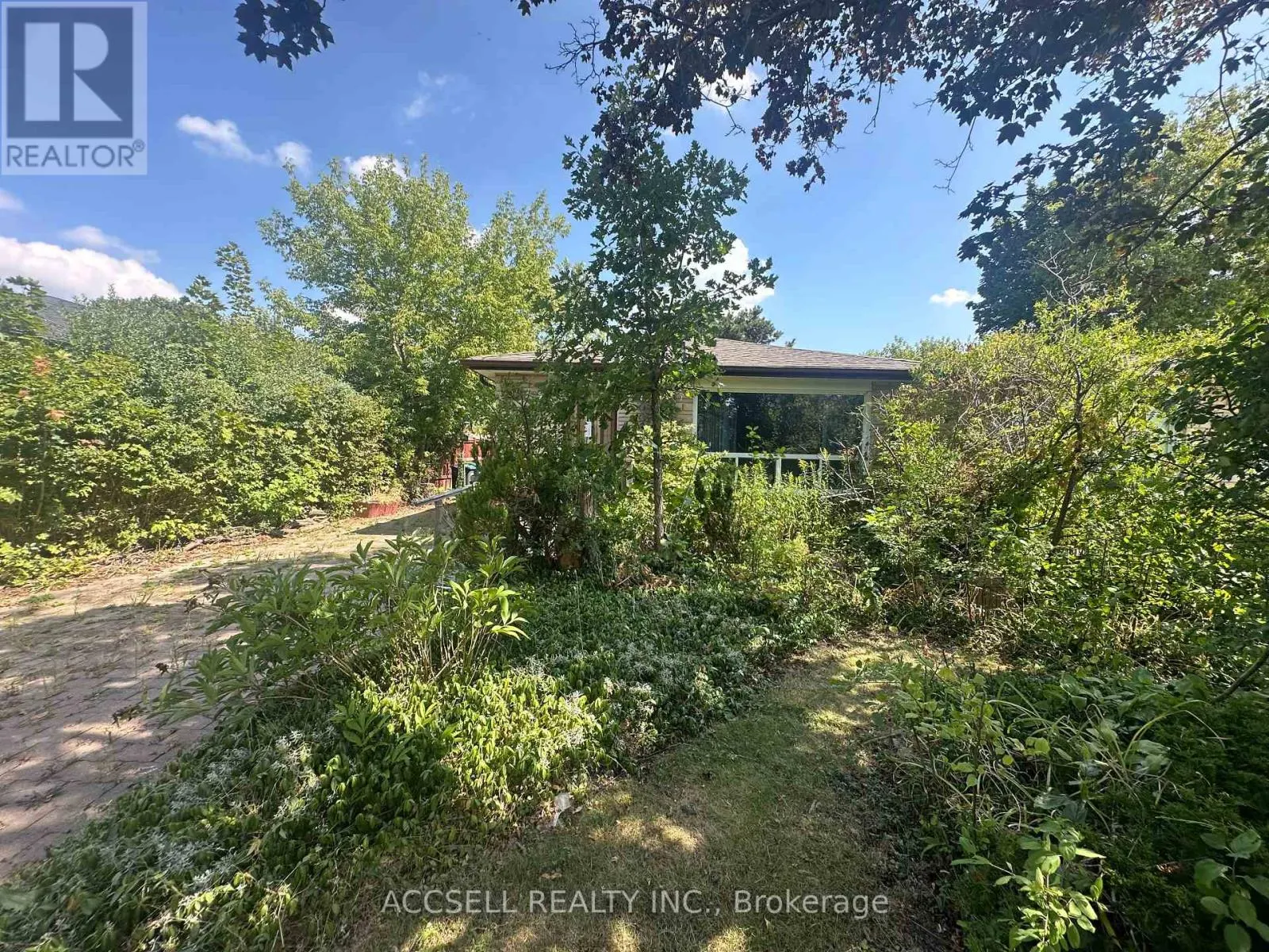 137 EARNSCLIFFE CIRCLE