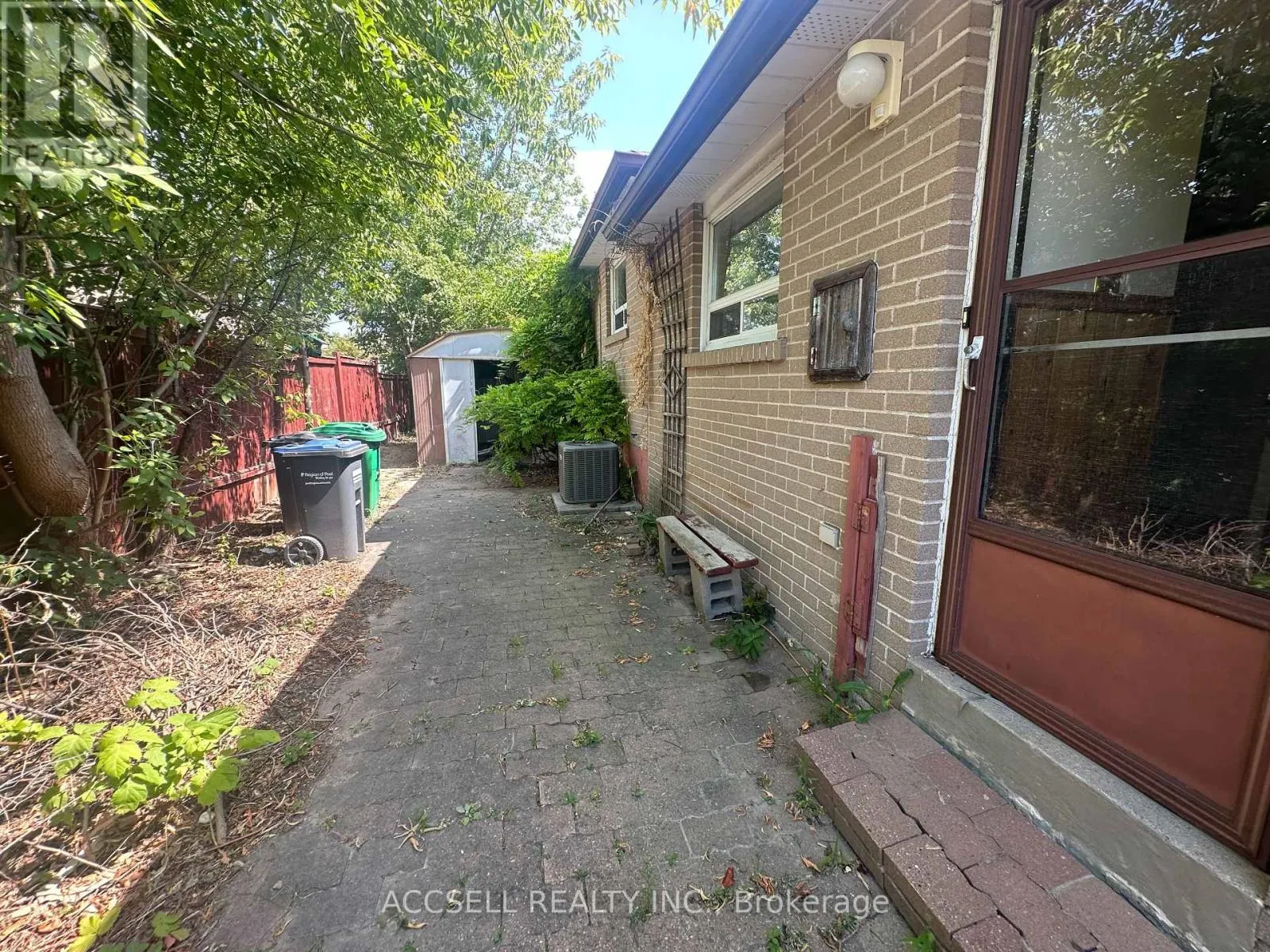 137 EARNSCLIFFE CIRCLE