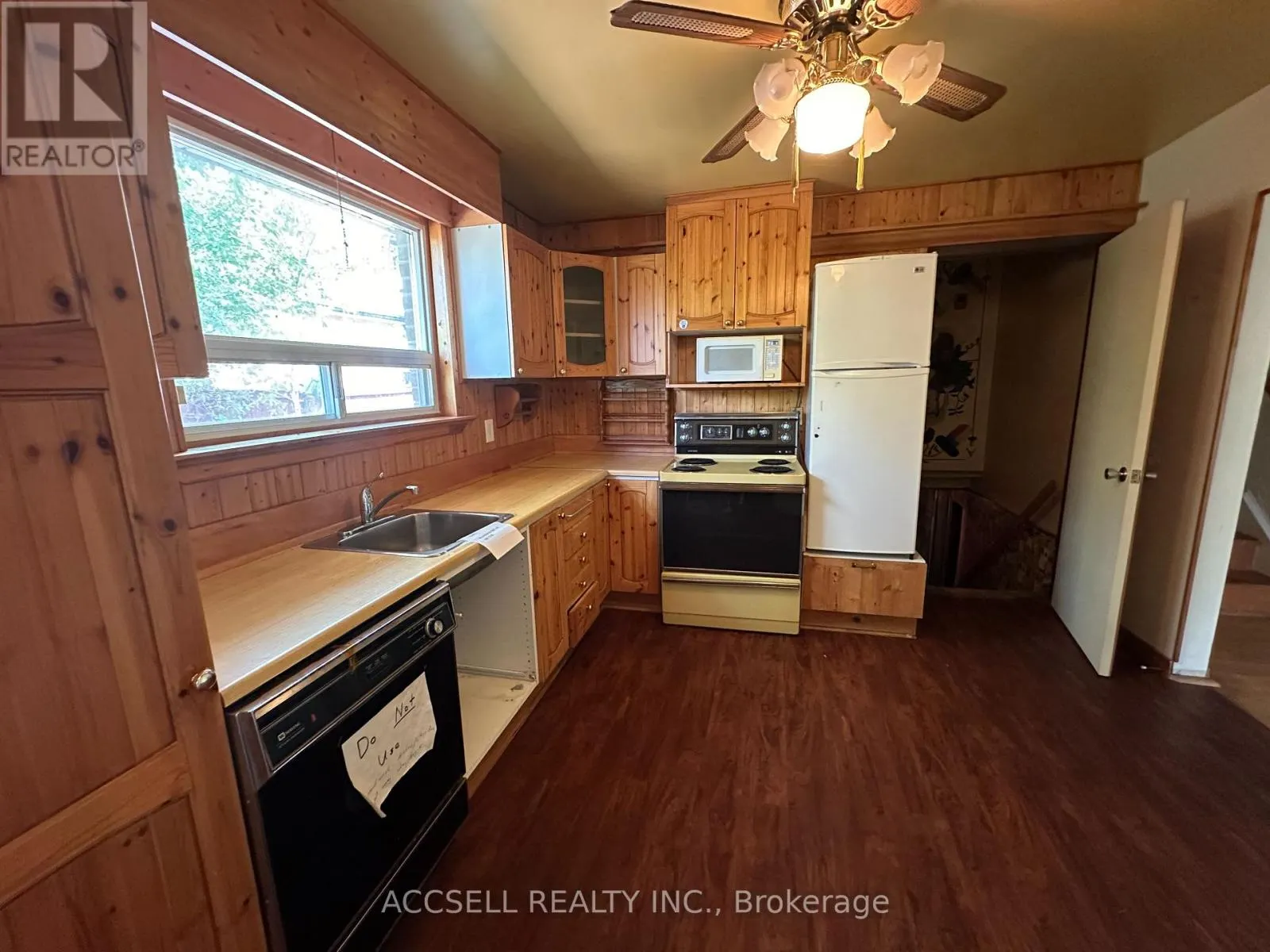 137 EARNSCLIFFE CIRCLE