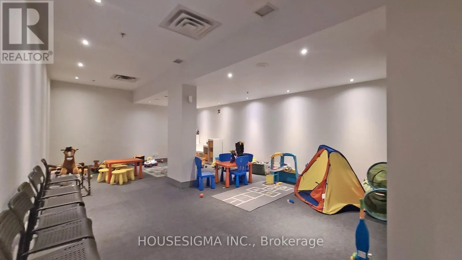 1303 - 80 ABSOLUTE AVENUE