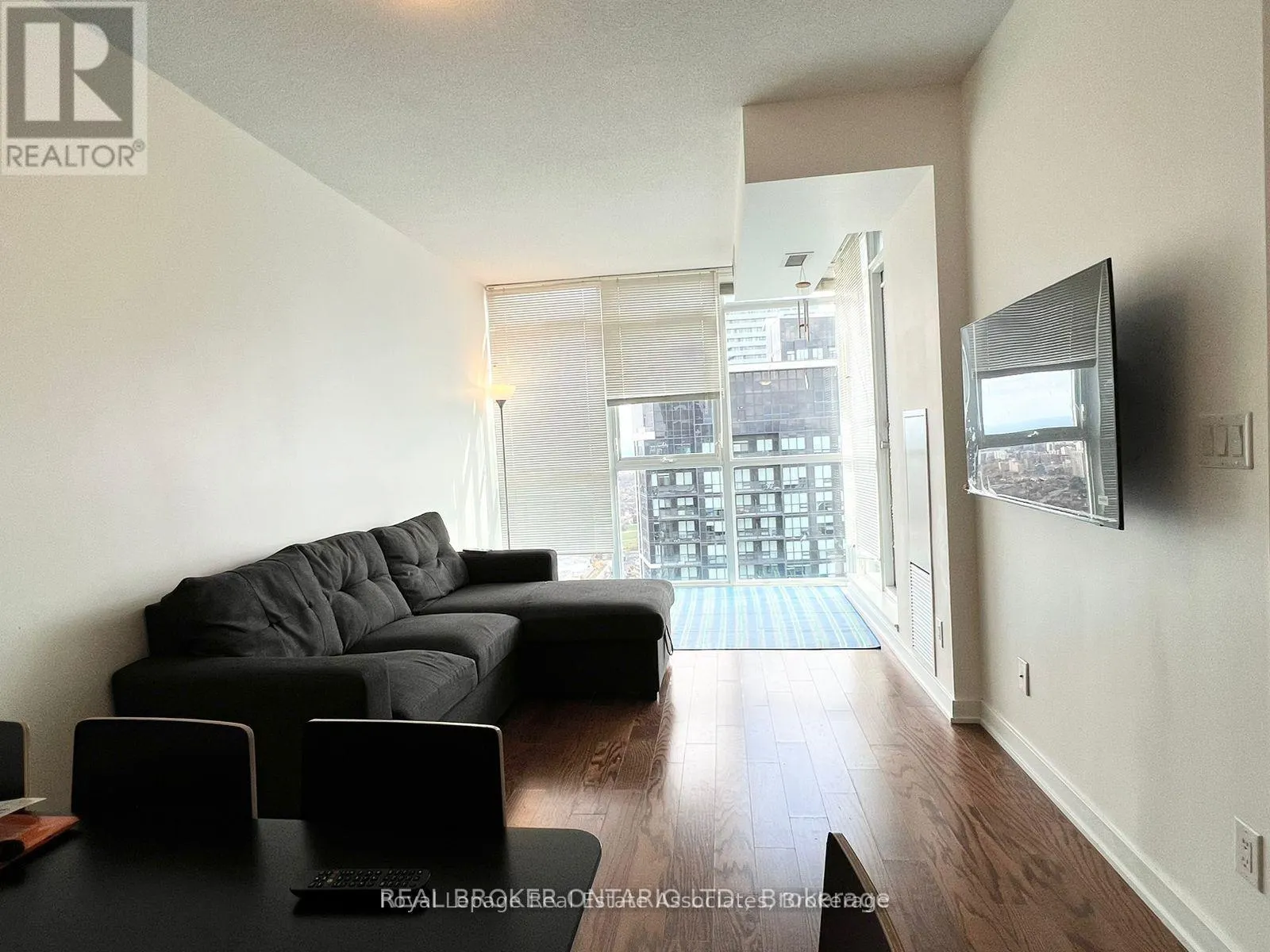 4070 - 4403 CONFEDERATION PARKWAY