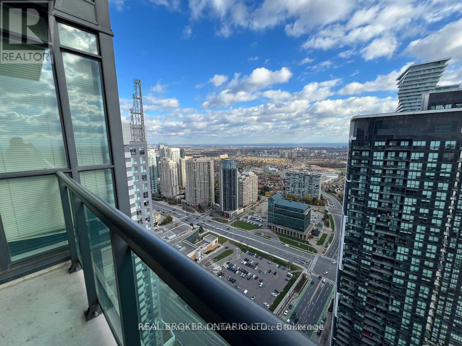 4070 - 4403 CONFEDERATION PARKWAY