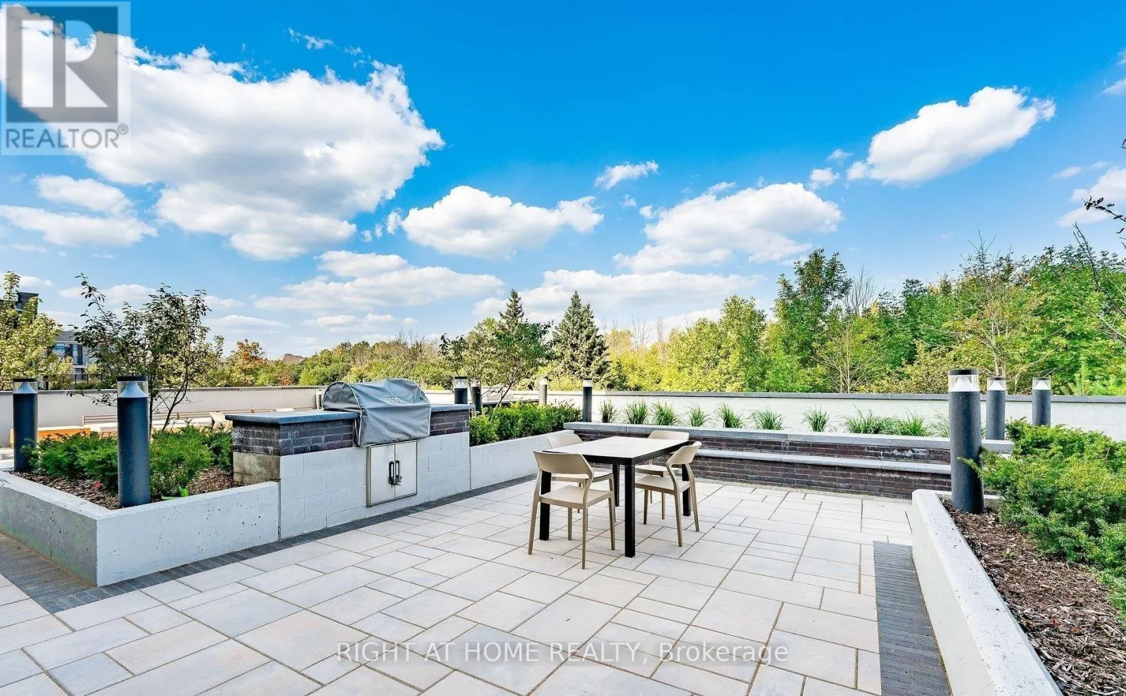 215 VETERANS DRIVE S