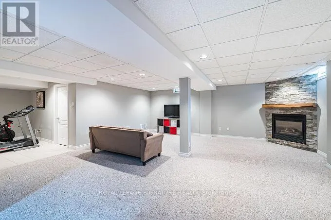 6874 LISGAR DRIVE