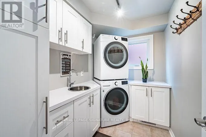 6874 LISGAR DRIVE