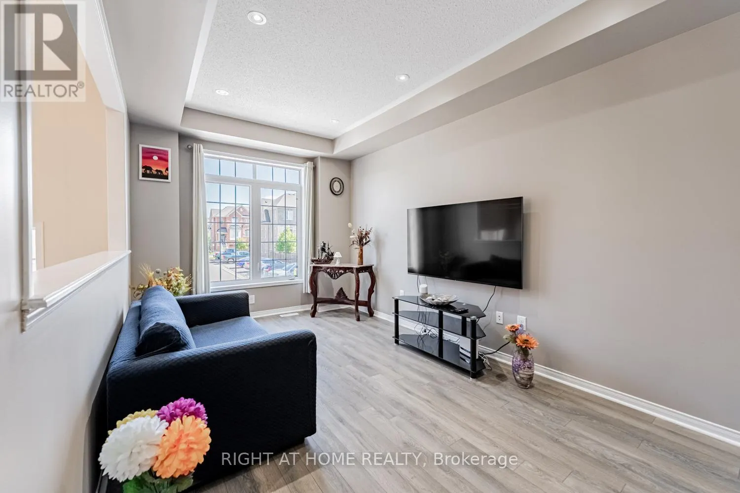 33 PROMENADE TRAIL