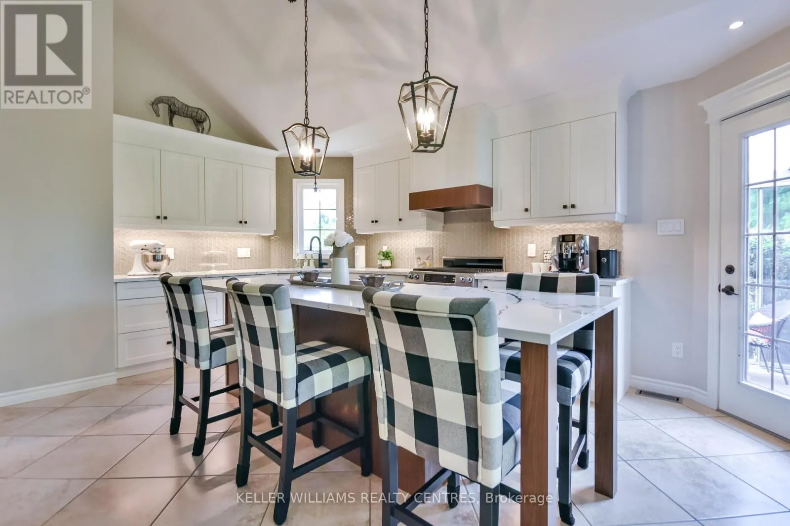 1 - 10 REDDINGTON DRIVE