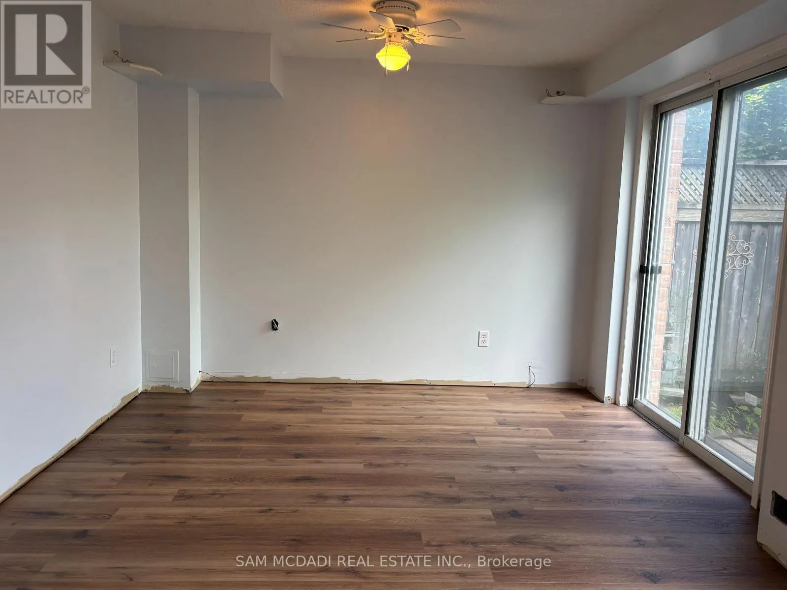 102 - 2945 THOMAS STREET