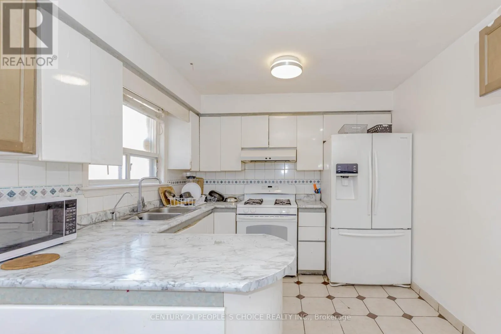4104 BRANDON GATE