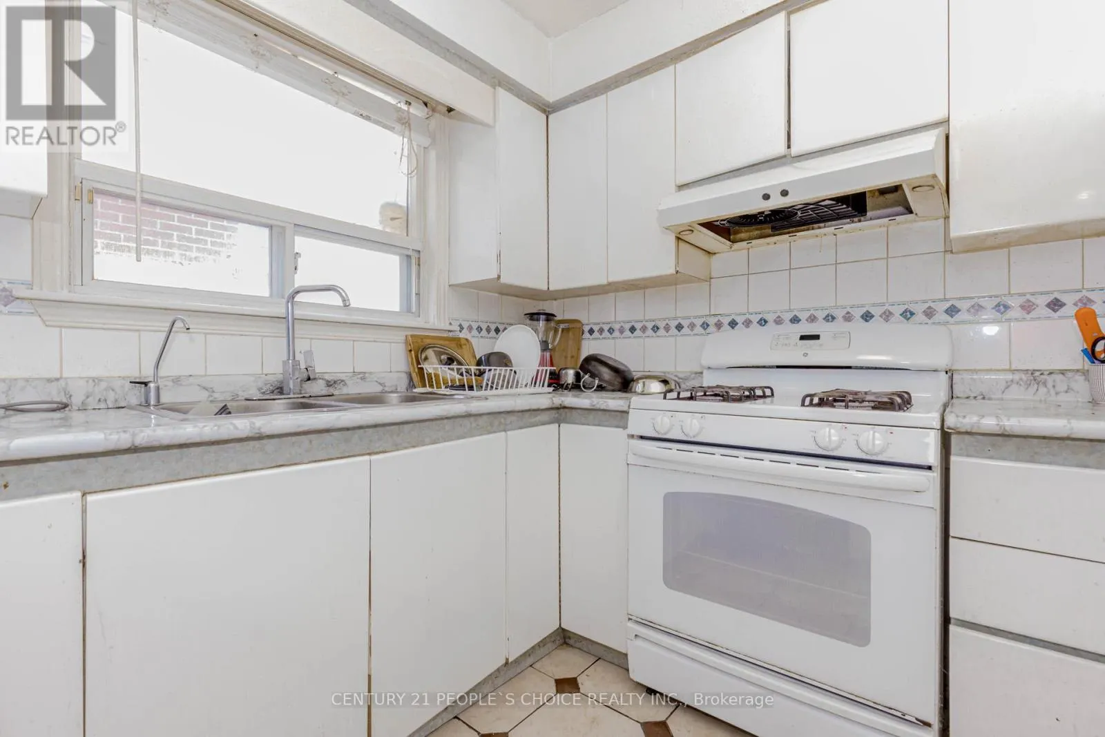 4104 BRANDON GATE
