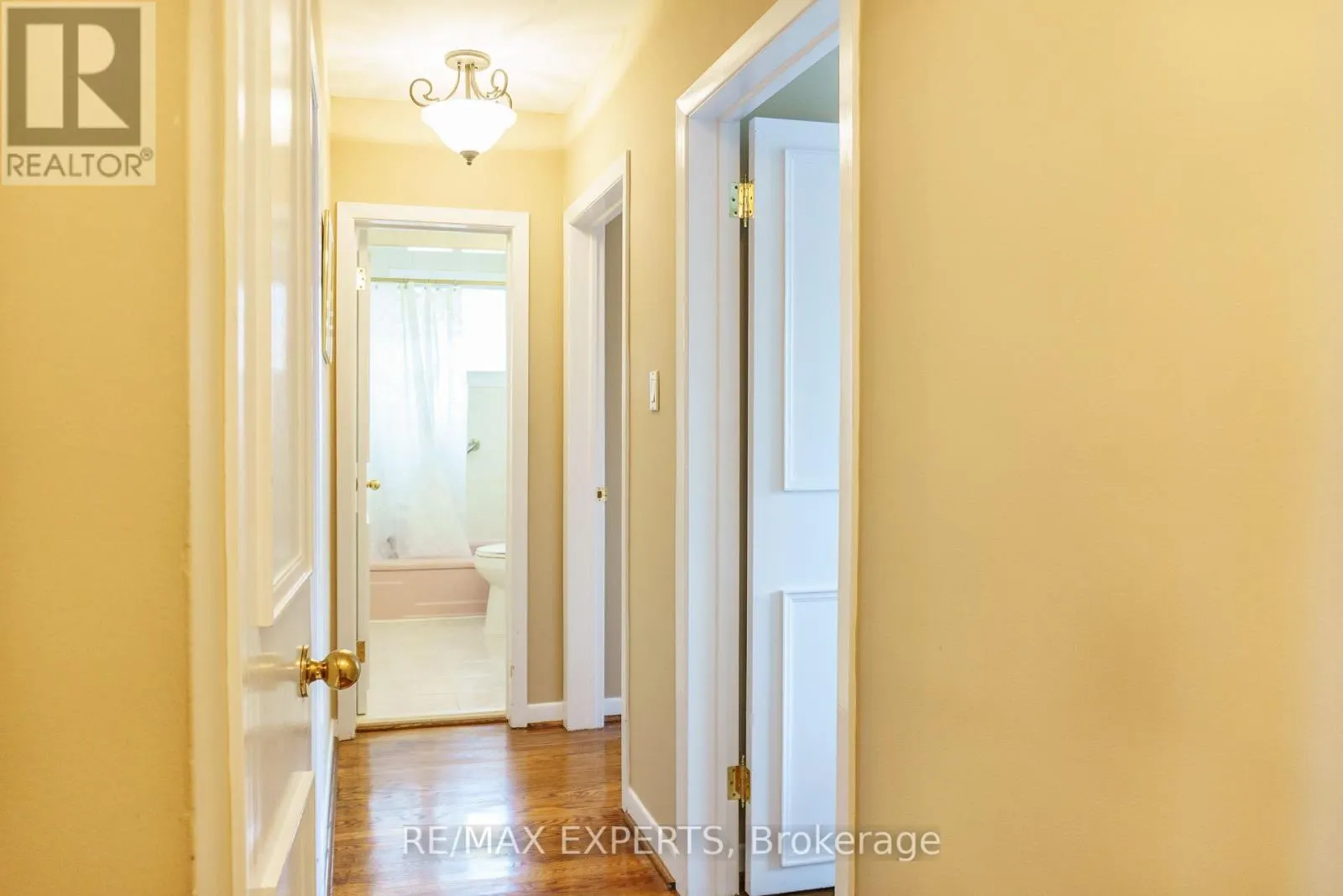 8 CHARRINGTON CRESCENT