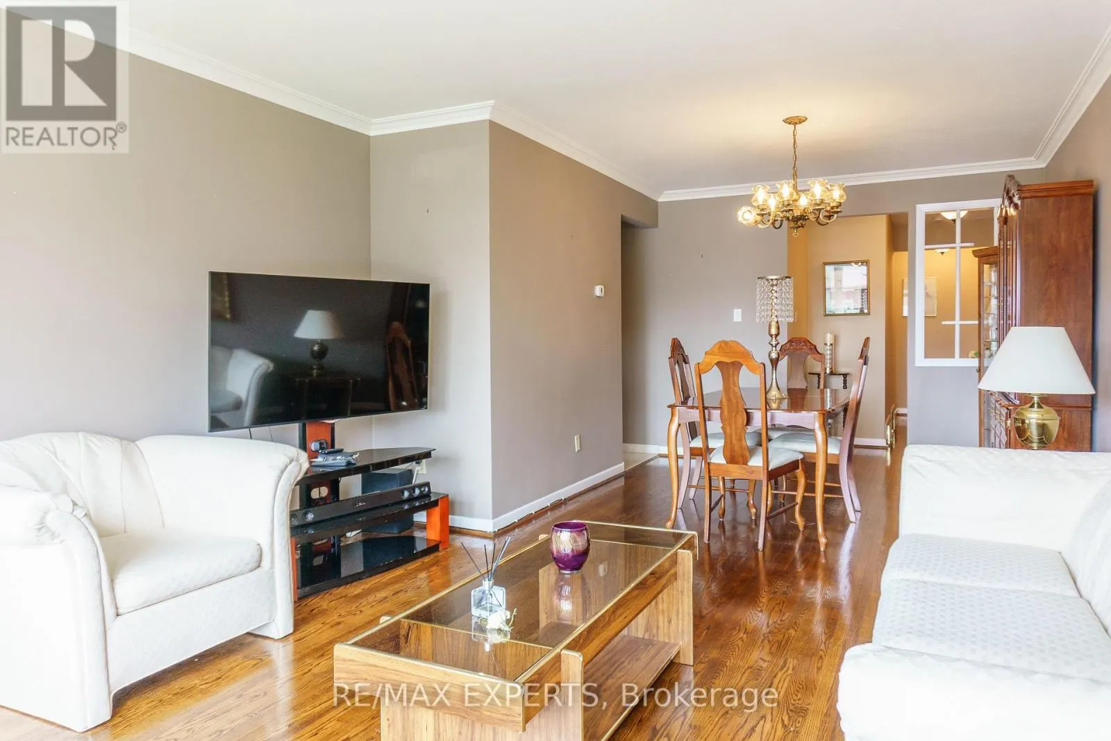 8 CHARRINGTON CRESCENT