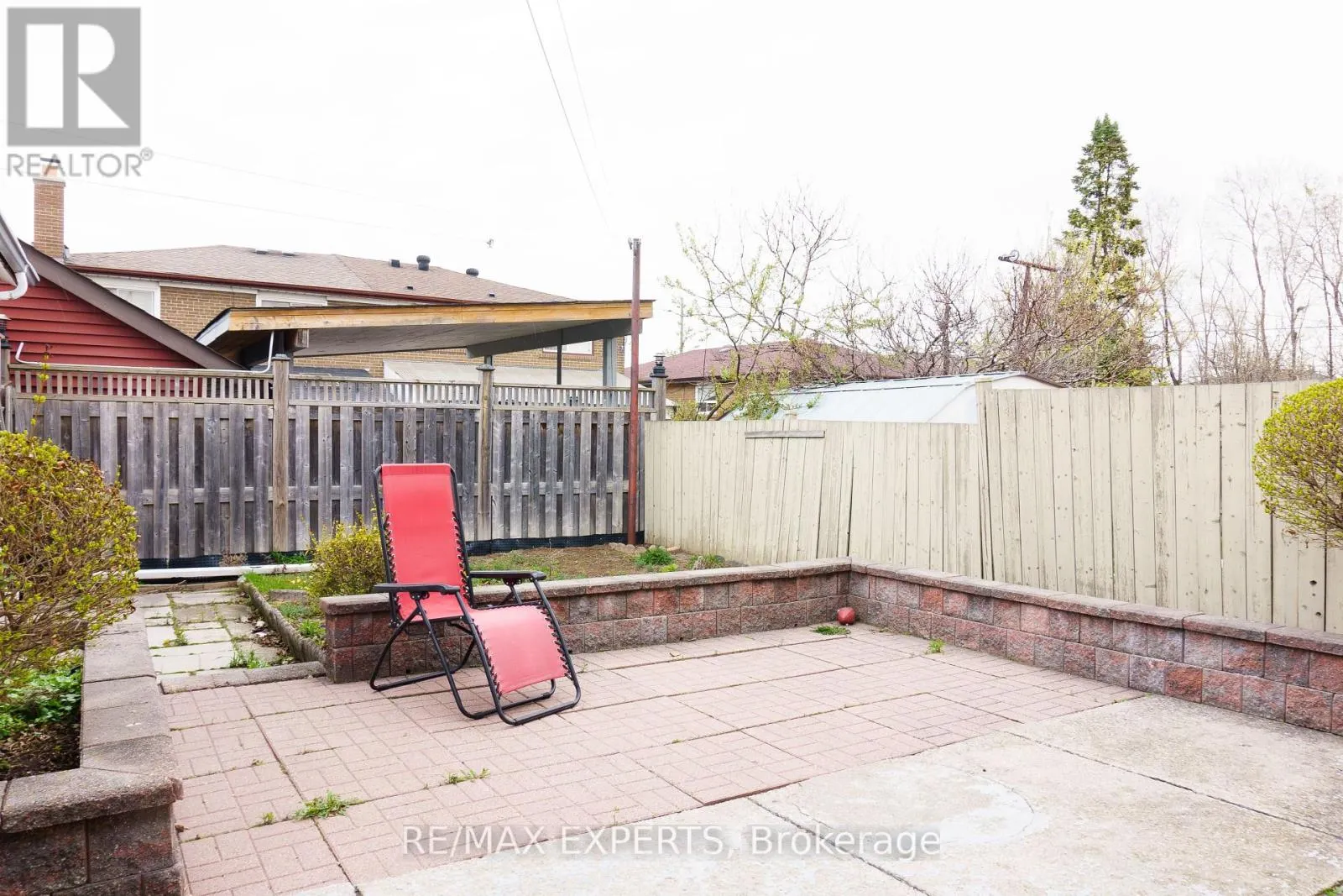 8 CHARRINGTON CRESCENT