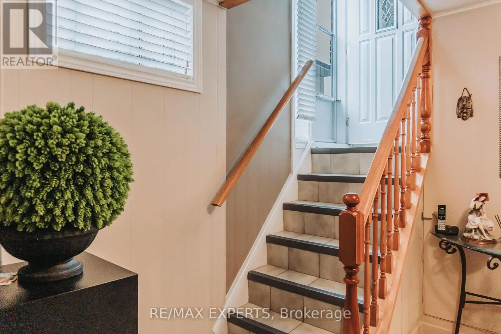 8 CHARRINGTON CRESCENT