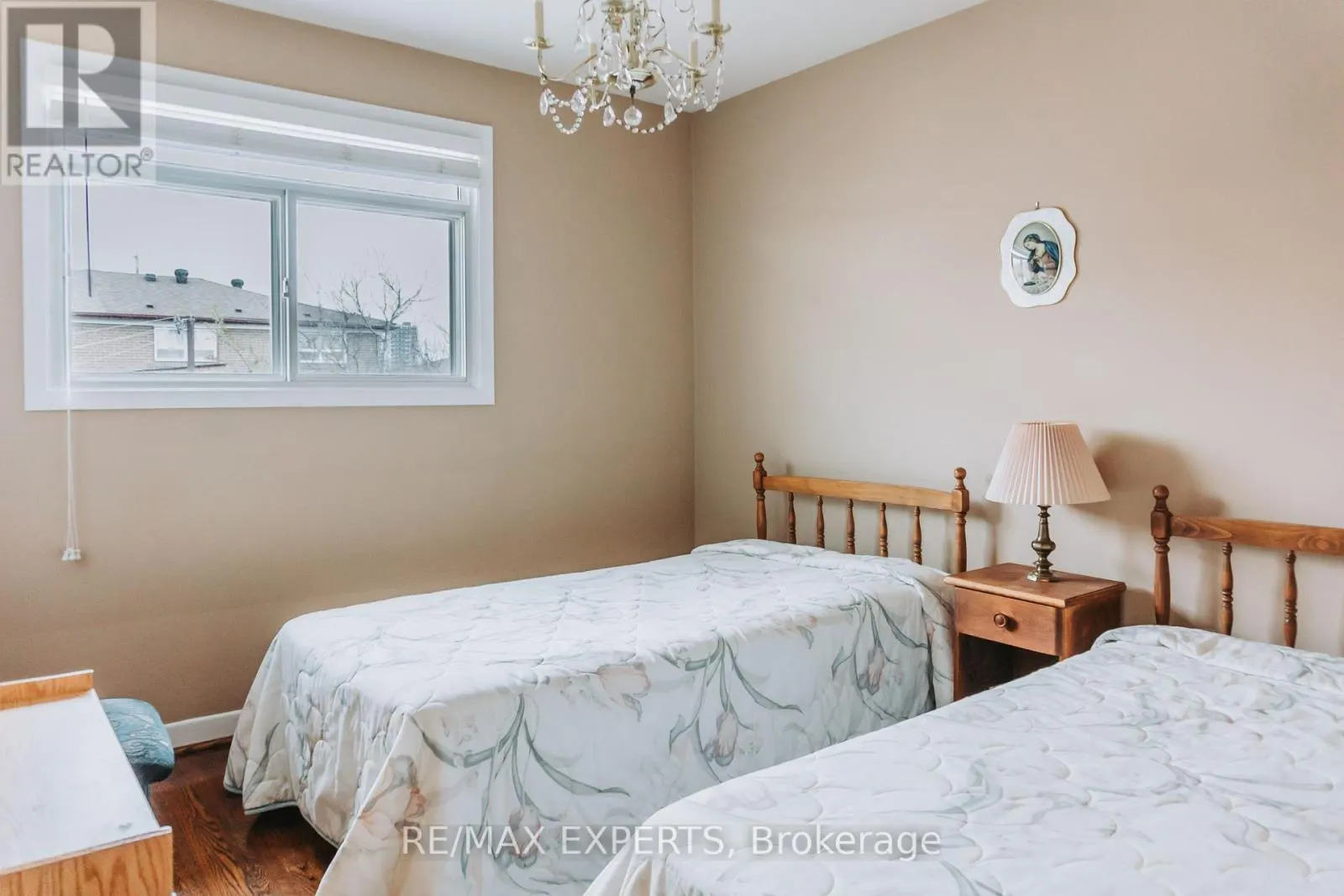 8 CHARRINGTON CRESCENT
