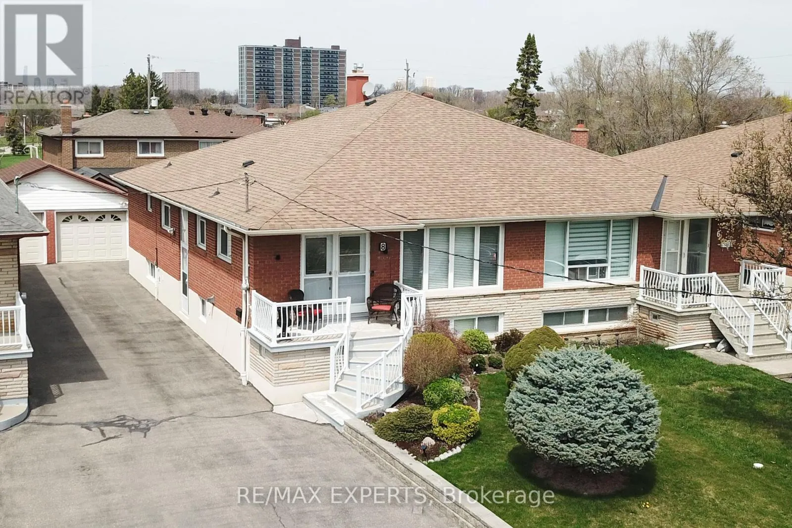 8 CHARRINGTON CRESCENT