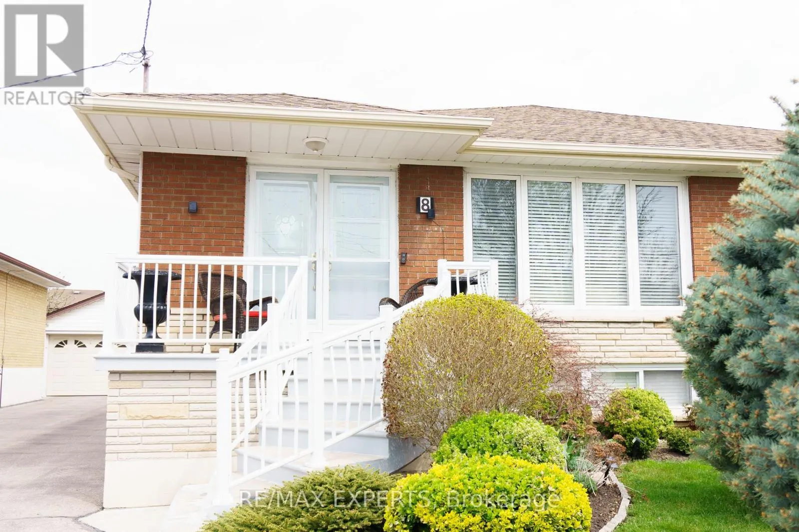 8 CHARRINGTON CRESCENT