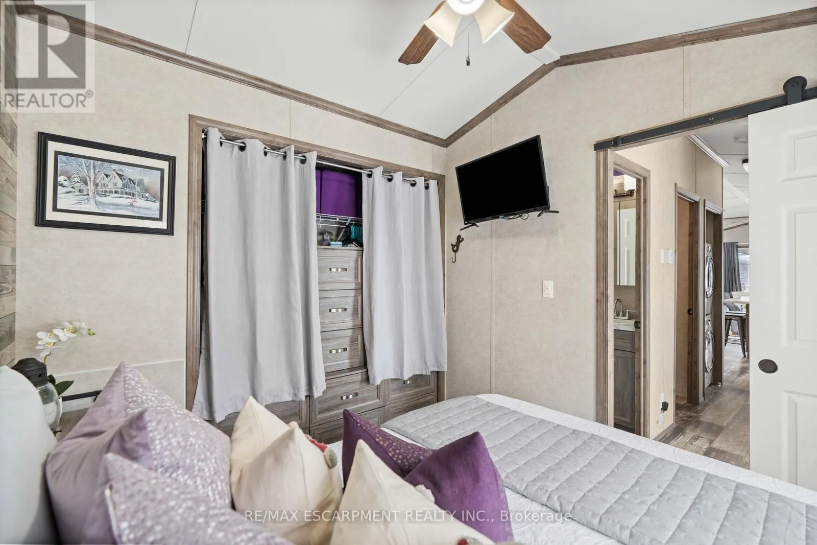 10 OAK - 4449 MILBUROUGH LINE