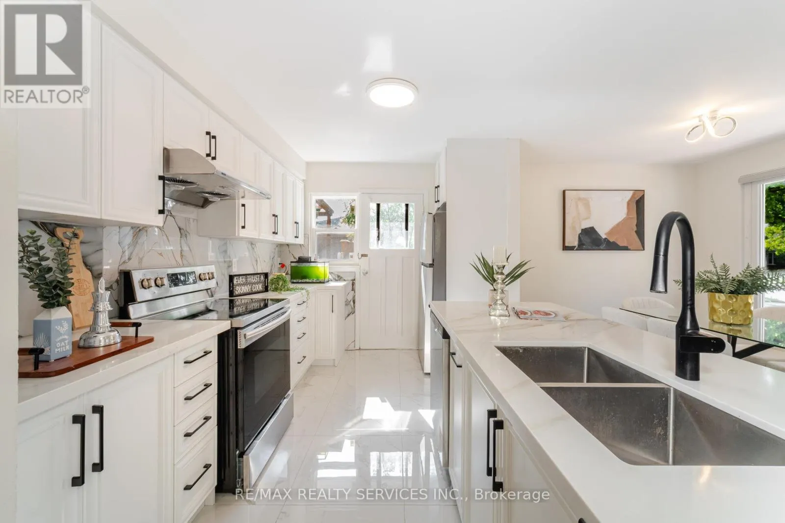 139 RUTHERFORD ROAD N