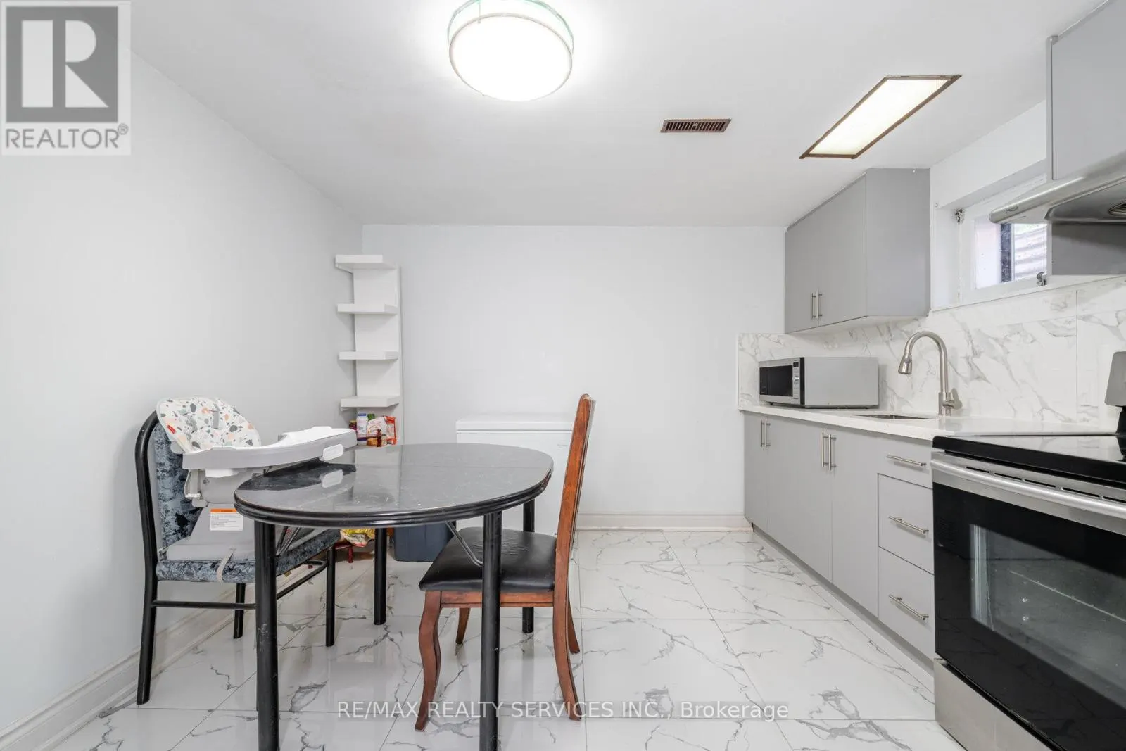 139 RUTHERFORD ROAD N
