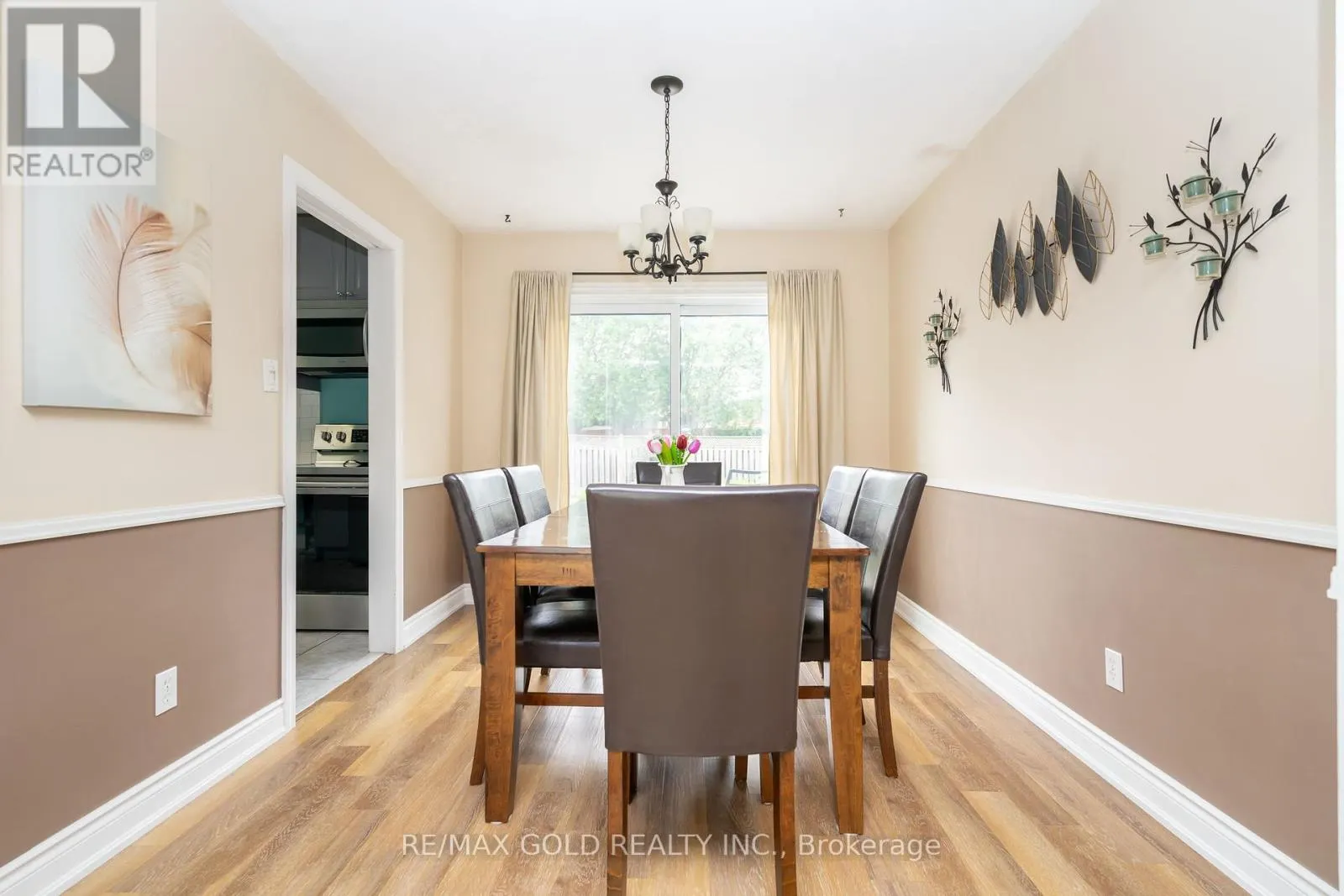 12 DUNBLAINE CRESCENT