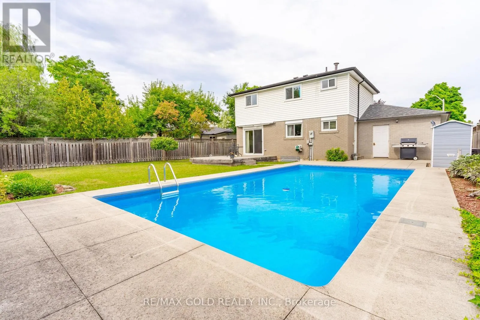 12 DUNBLAINE CRESCENT