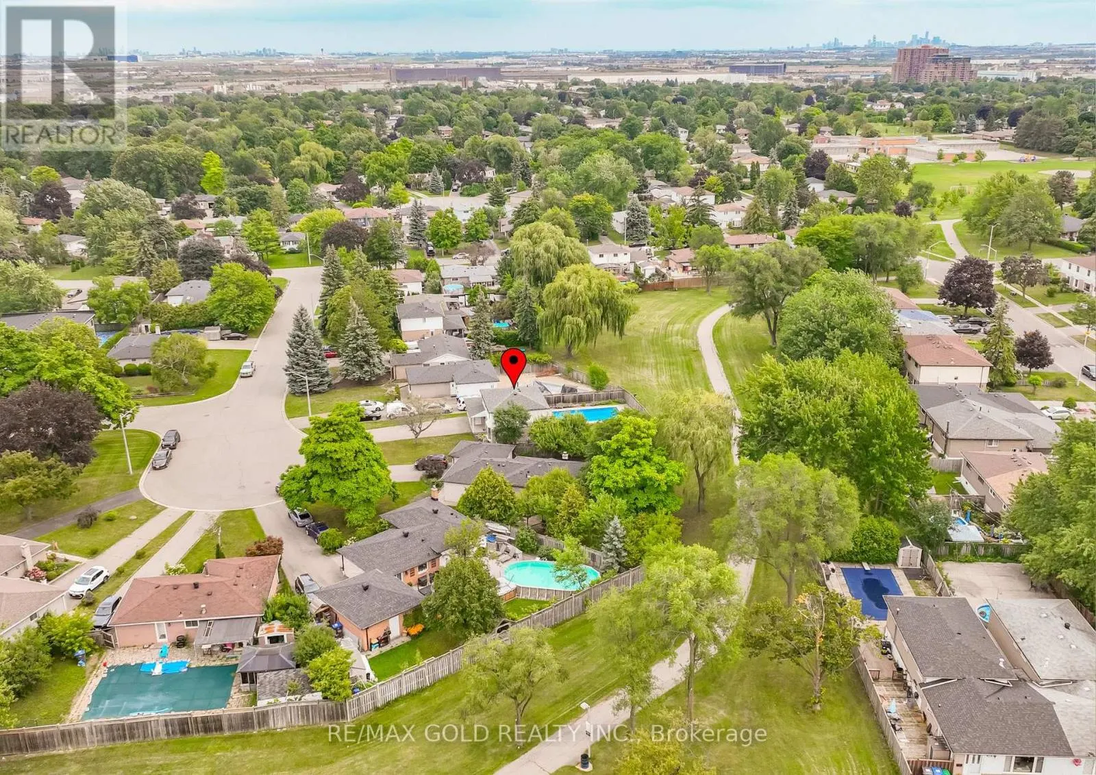 12 DUNBLAINE CRESCENT