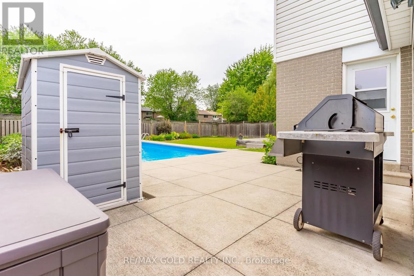 12 DUNBLAINE CRESCENT