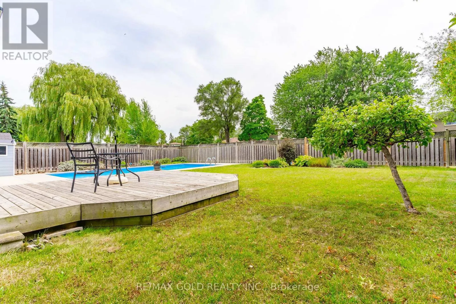 12 DUNBLAINE CRESCENT