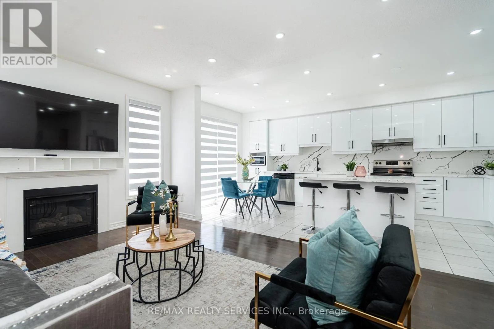 438 ROYAL WEST DRIVE