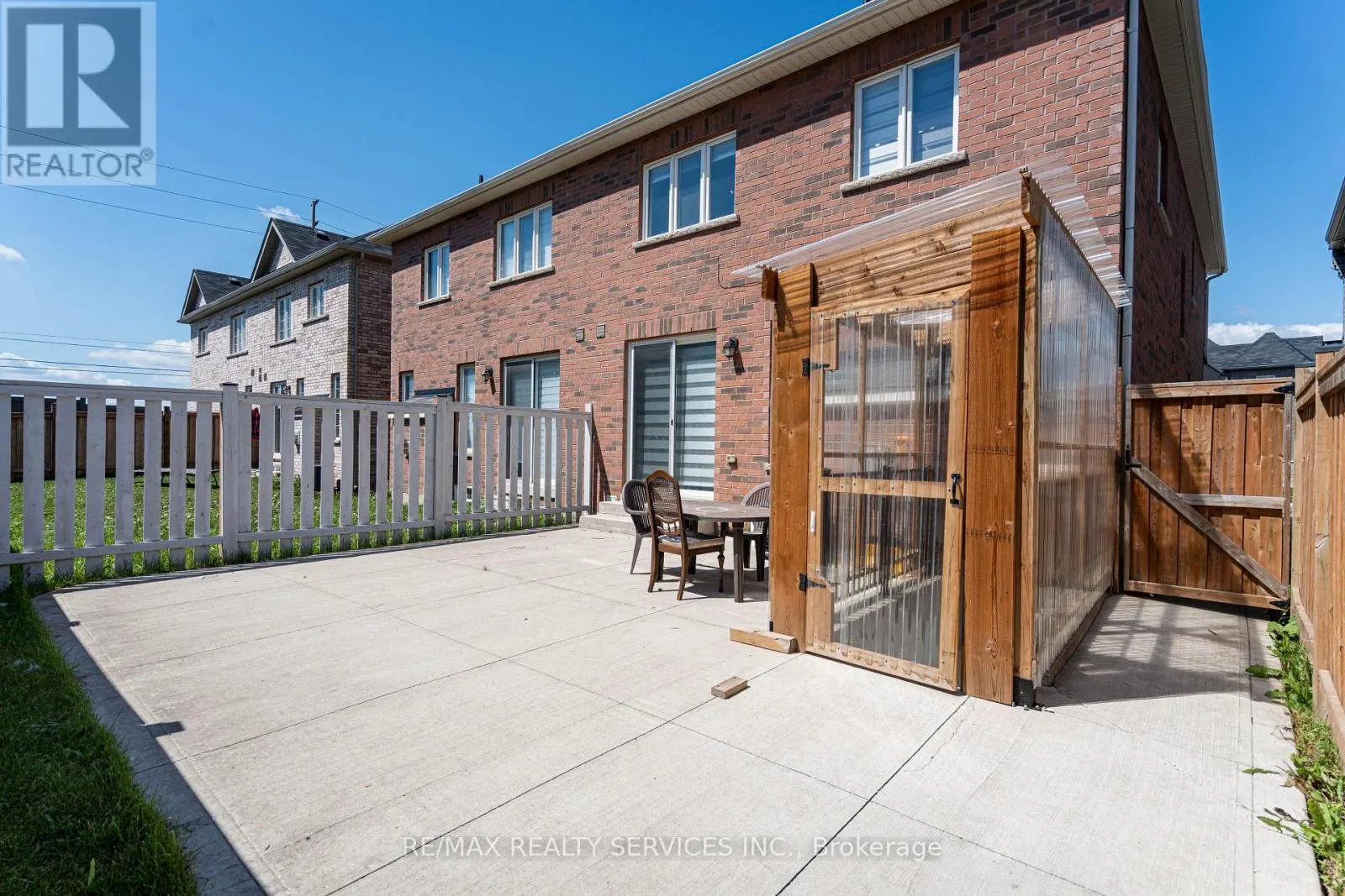 438 ROYAL WEST DRIVE