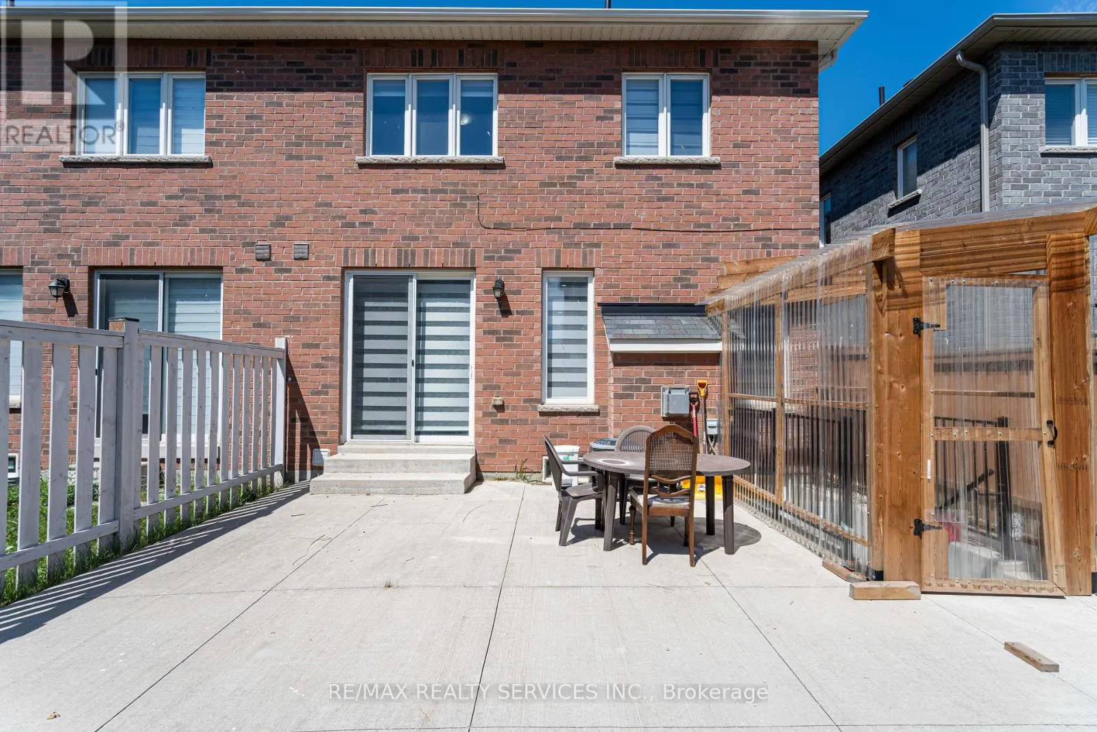 438 ROYAL WEST DRIVE