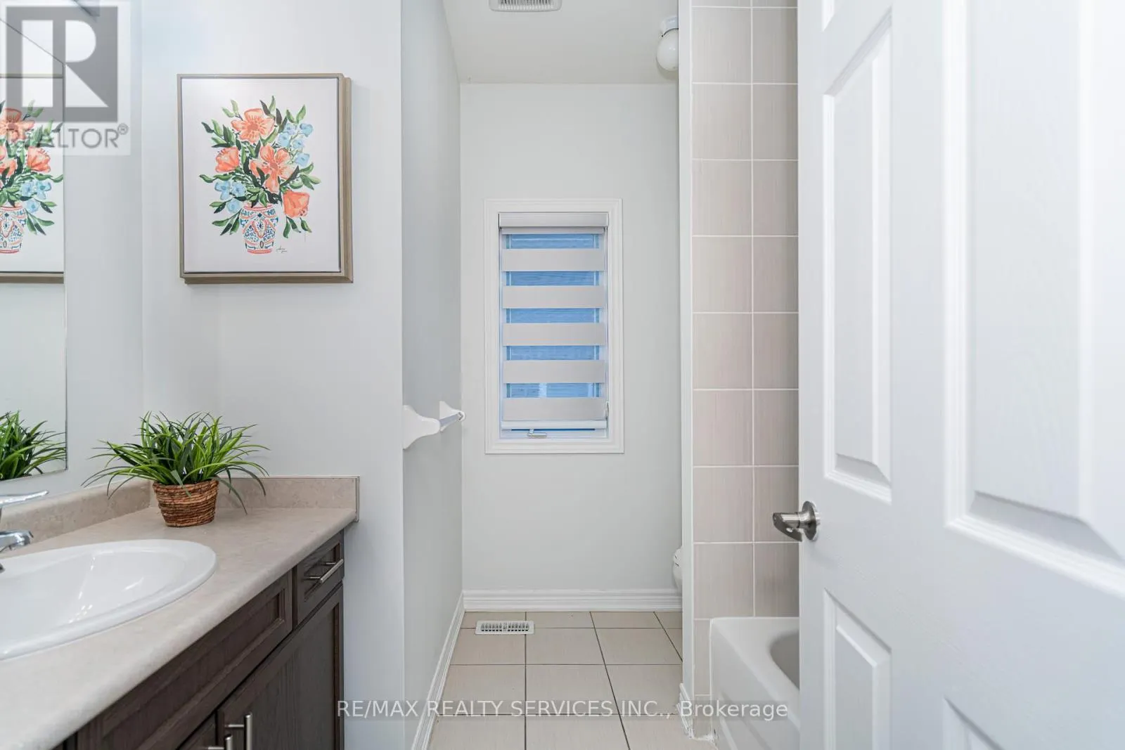 438 ROYAL WEST DRIVE