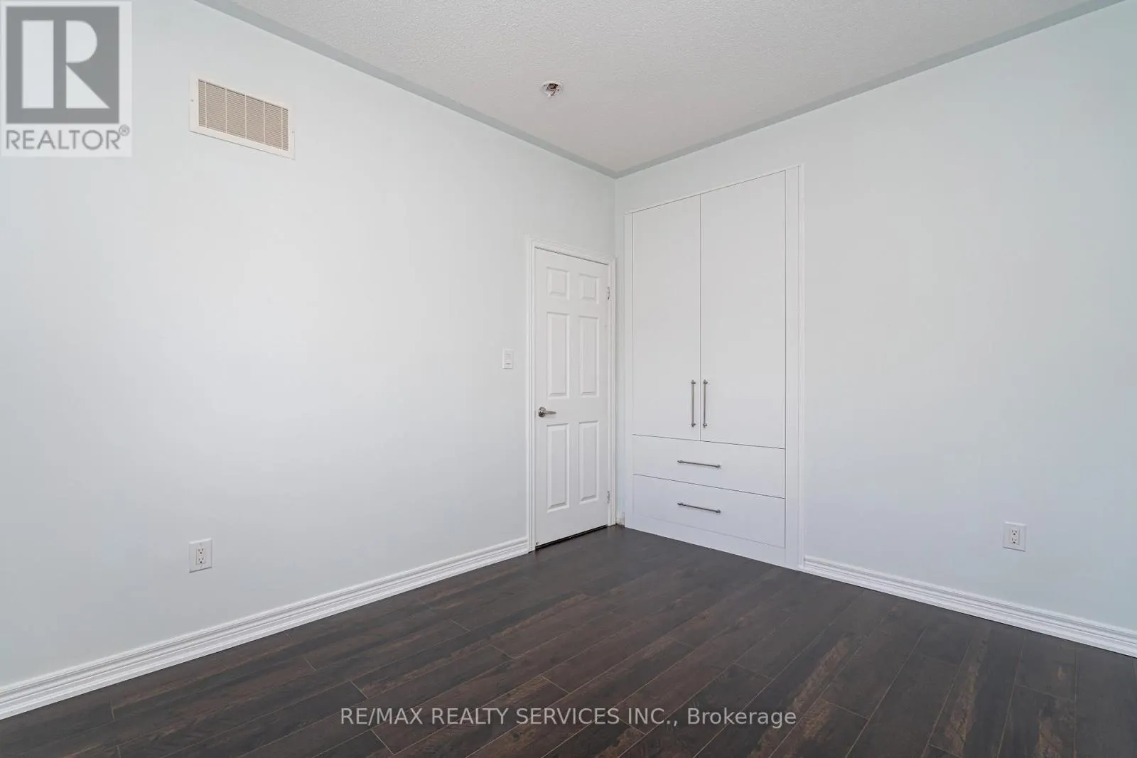 438 ROYAL WEST DRIVE