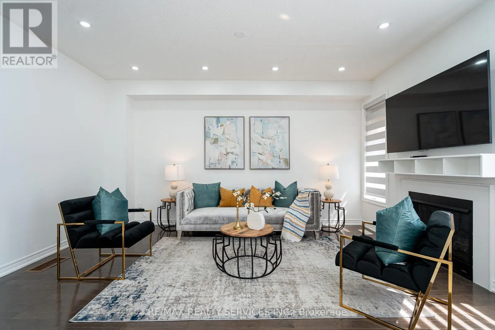 438 ROYAL WEST DRIVE