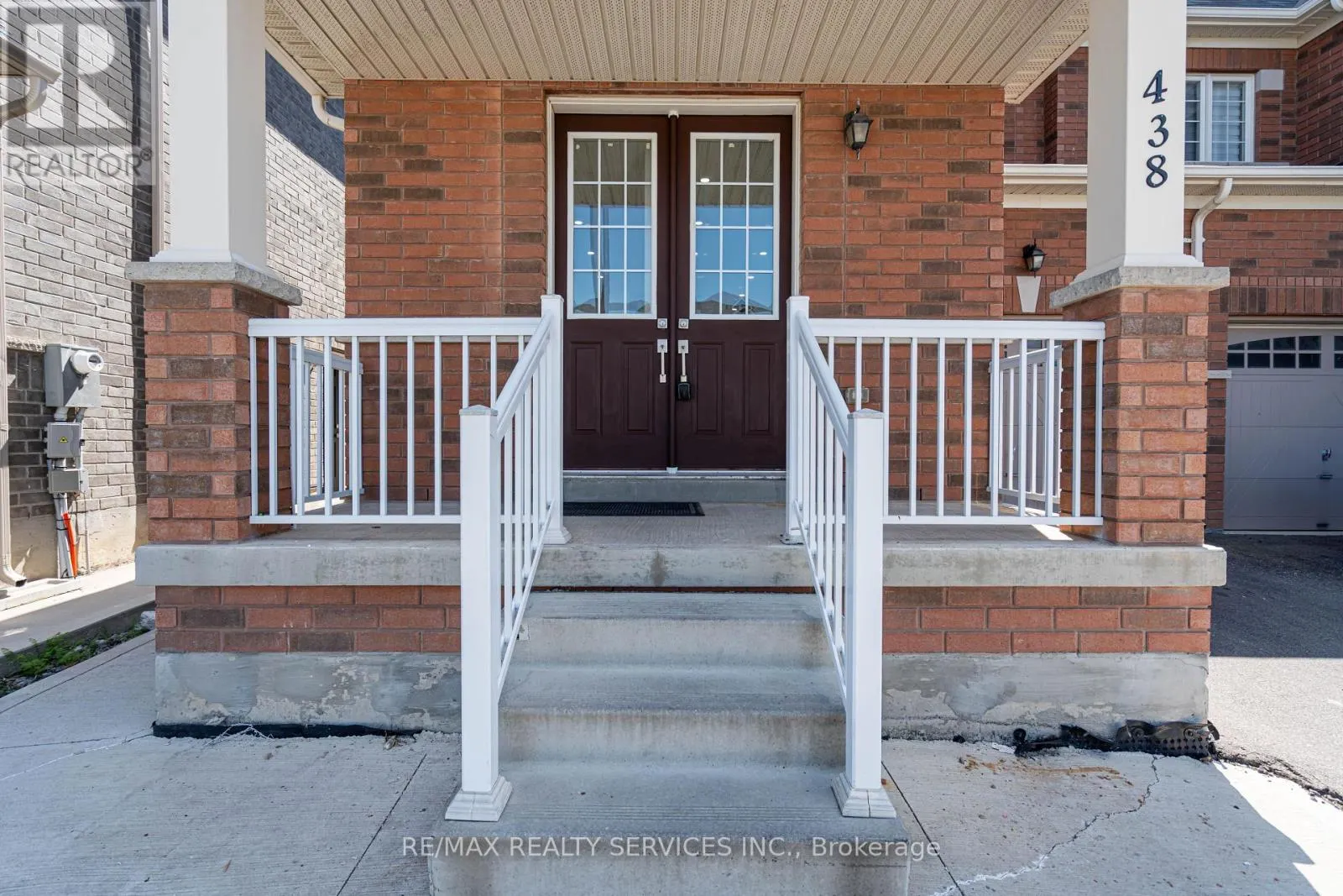 438 ROYAL WEST DRIVE