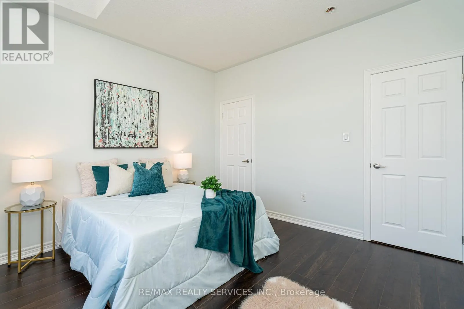 438 ROYAL WEST DRIVE