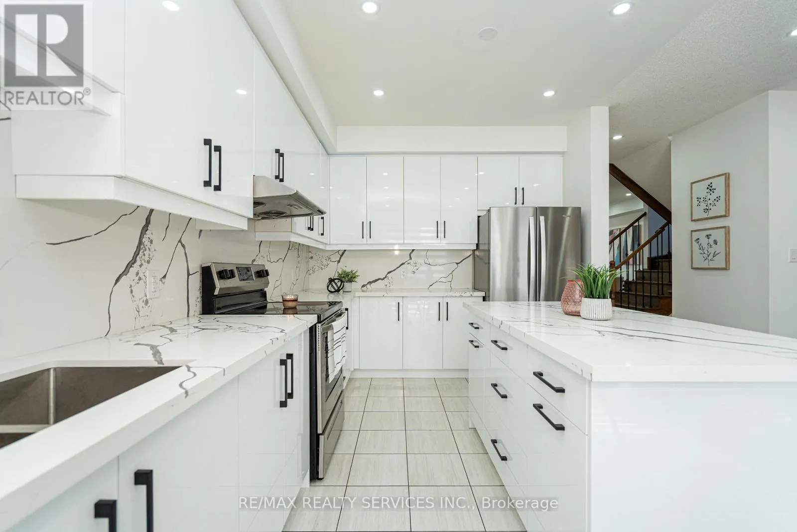 438 ROYAL WEST DRIVE