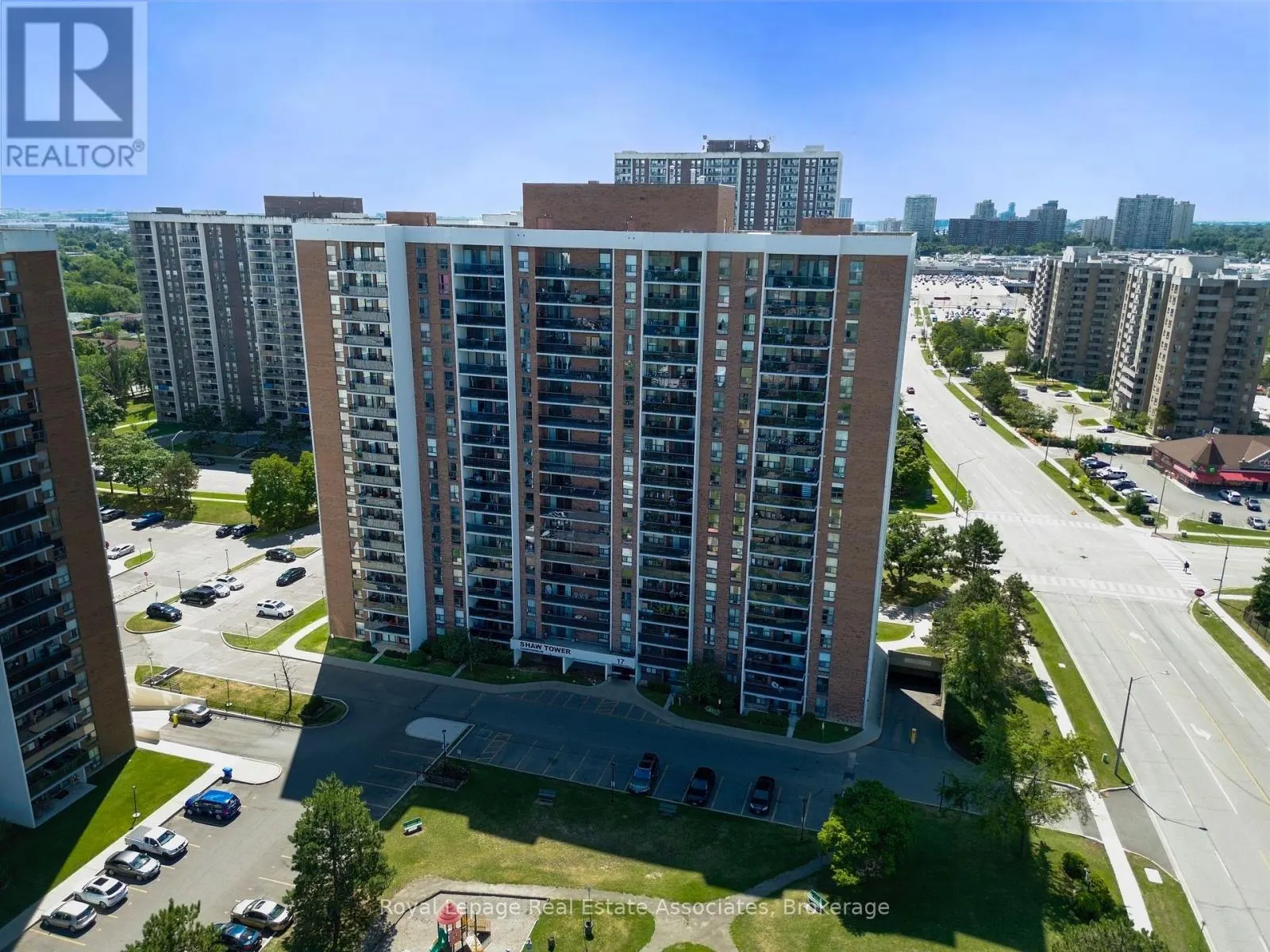 1205 - 17 KNIGHTSBRIDGE ROAD