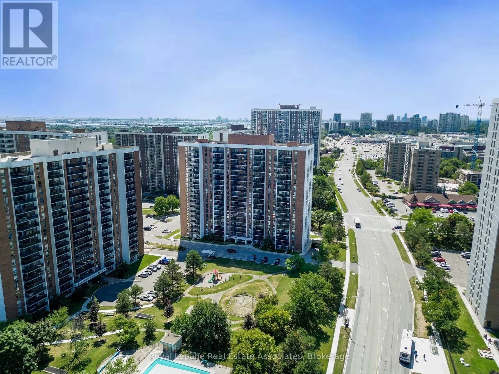 1205 - 17 KNIGHTSBRIDGE ROAD