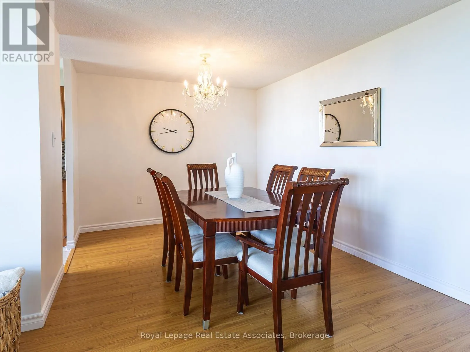 1205 - 17 KNIGHTSBRIDGE ROAD