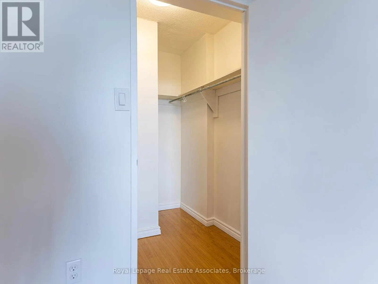1205 - 17 KNIGHTSBRIDGE ROAD