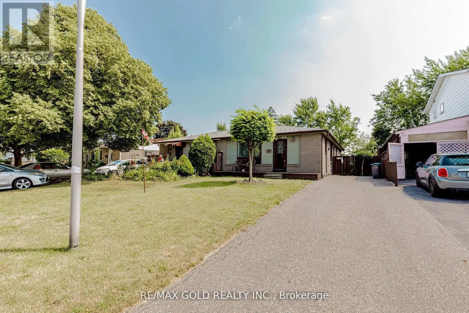 31 FALLINGDALE CRESCENT