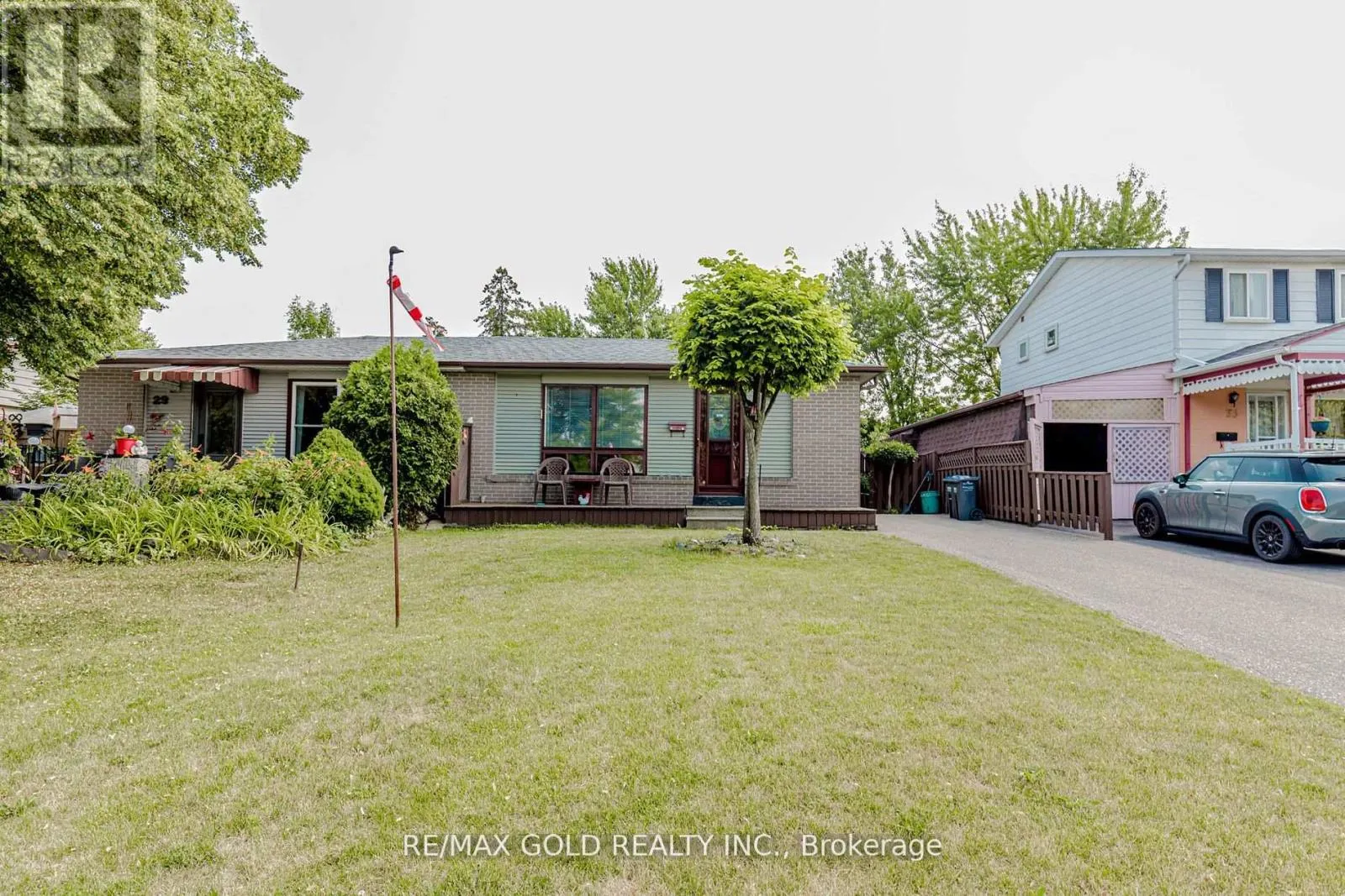 31 FALLINGDALE CRESCENT