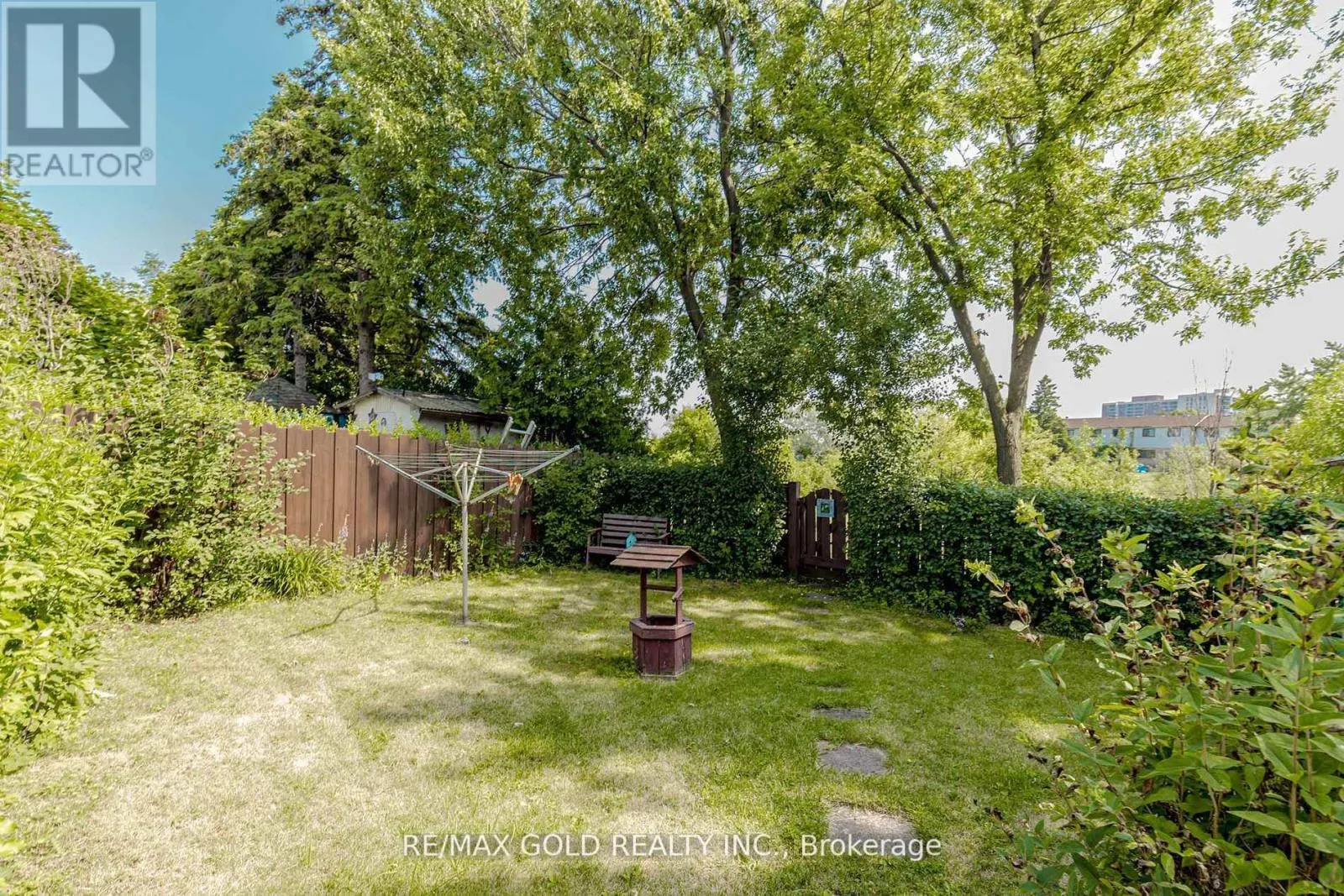 31 FALLINGDALE CRESCENT