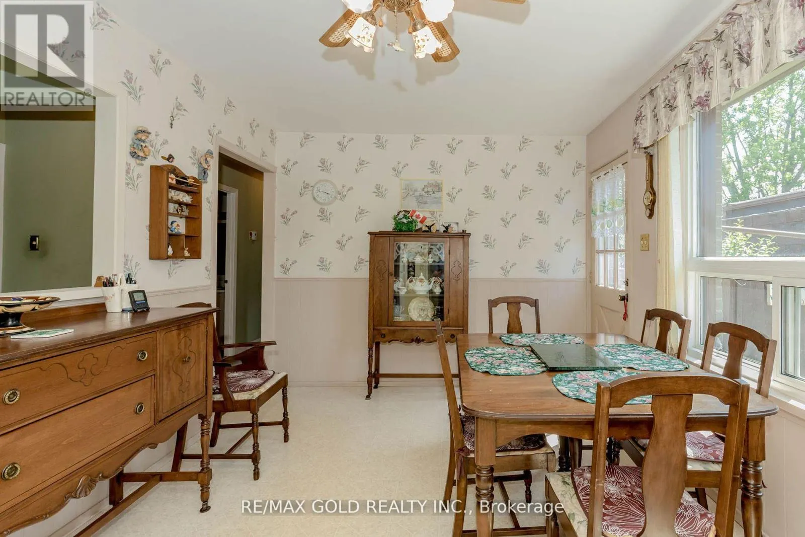 31 FALLINGDALE CRESCENT
