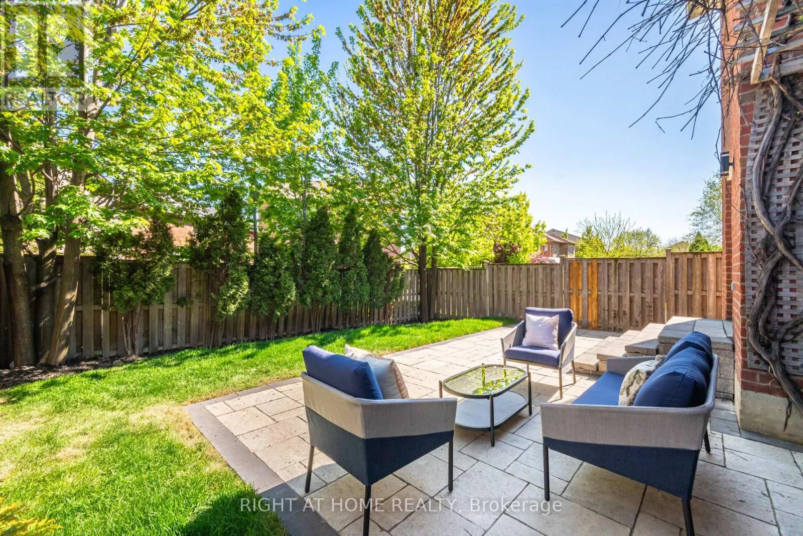 514 HUNTINGTON RIDGE DRIVE