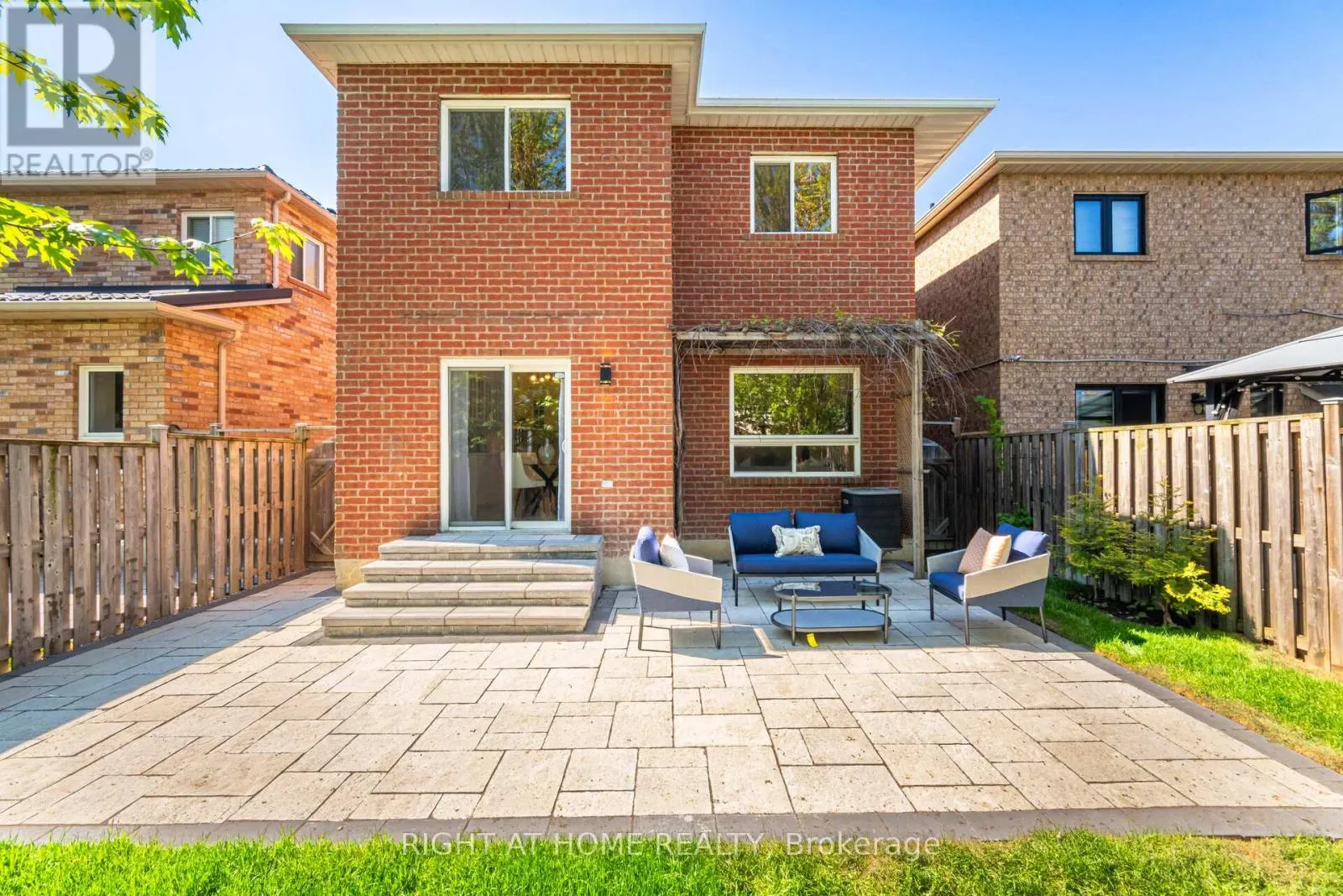 514 HUNTINGTON RIDGE DRIVE
