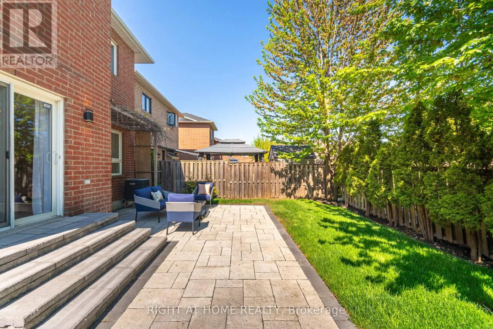 514 HUNTINGTON RIDGE DRIVE